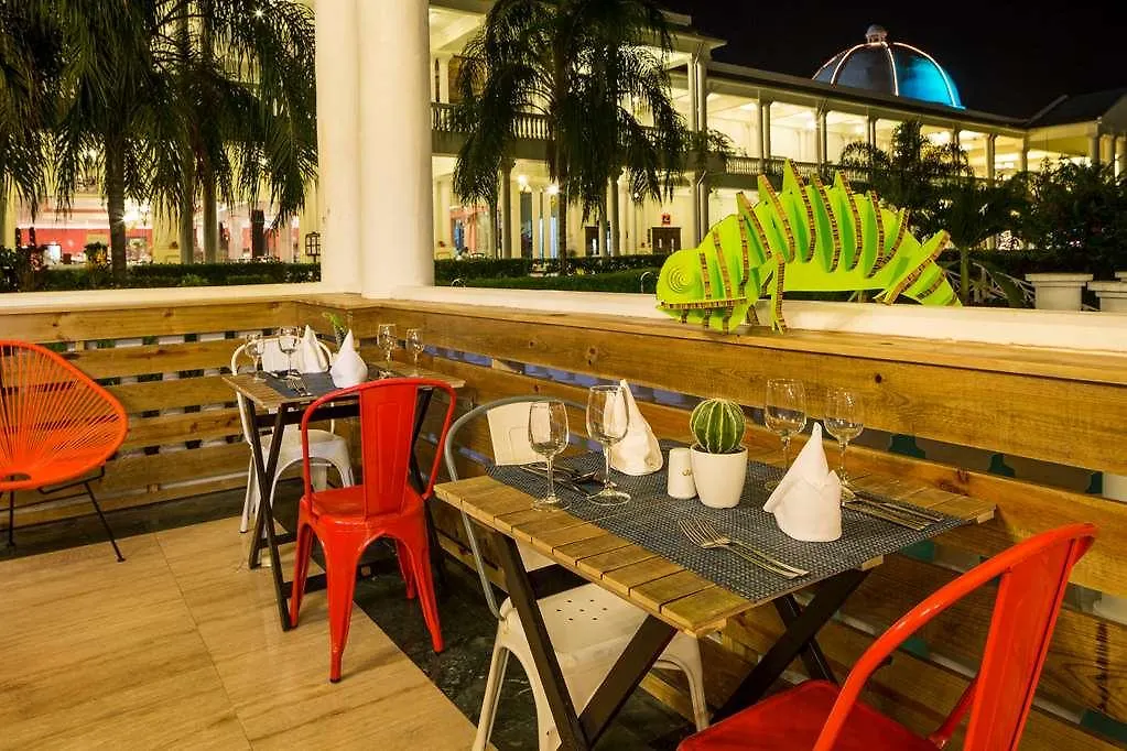 Hotel Grand Palladium Jamaica, All Inclusive Resort & Spa Montego Bay Jamaica